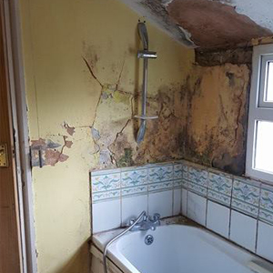 Bathroom - Before