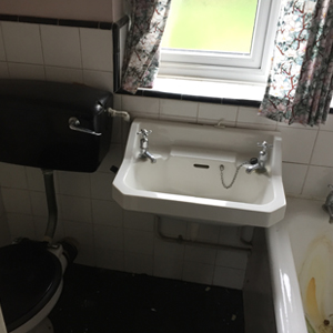 Bathroom - Before